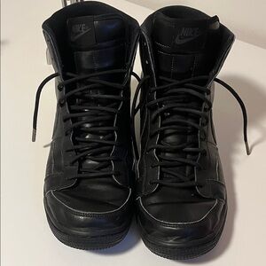 VINTAGE 08’ Nike Men's Black Leather Sneakers High Top Shoes